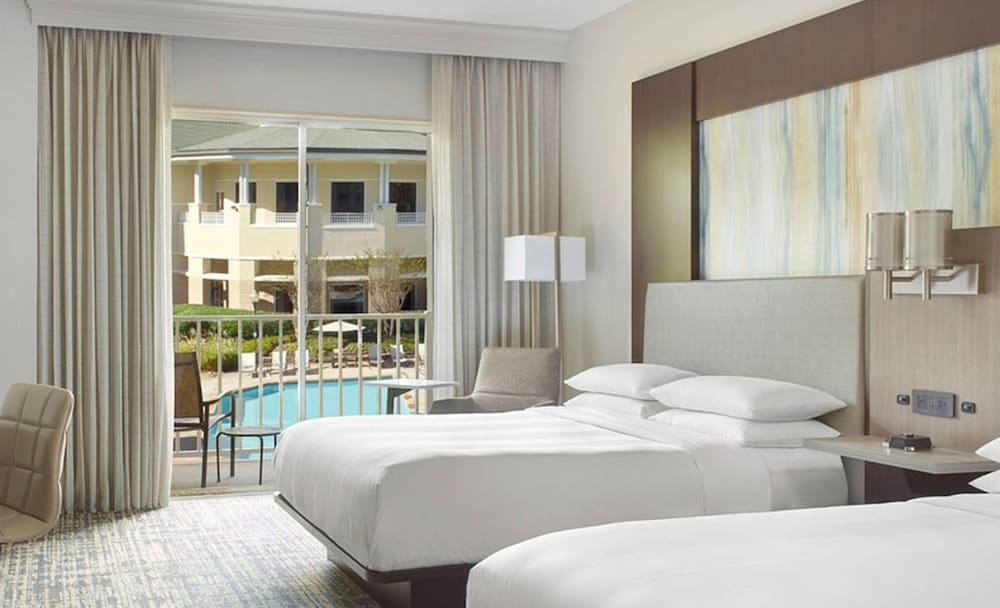 Superior Room, 2 Queen Beds, Pool View - Photo 3