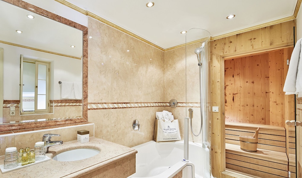 Grand Suite, 2 Bedrooms, Sauna, Lake View - Photo 7