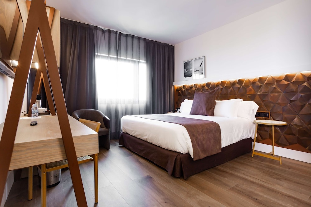 Standard Room, Multiple Beds (King Bunk) photo 3