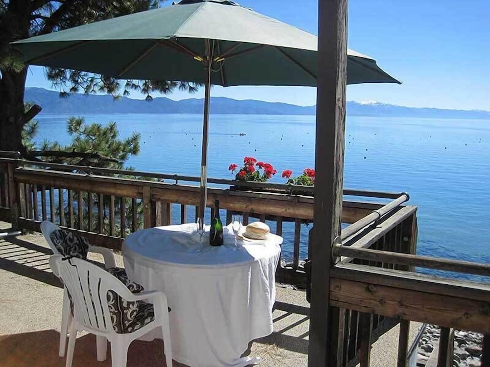Suite, Lakeside photo 3