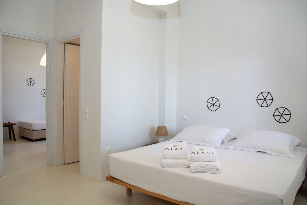 Junior Suite, Balcony, Partial Sea View photo 1