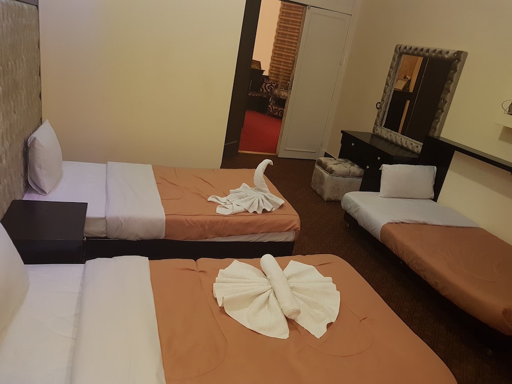 Deluxe Triple Room, 3 Twin Beds, Non Smoking, City View photo 2