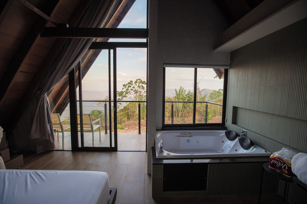 Family Chalet, 2 Bedrooms, Mountain View photo 2