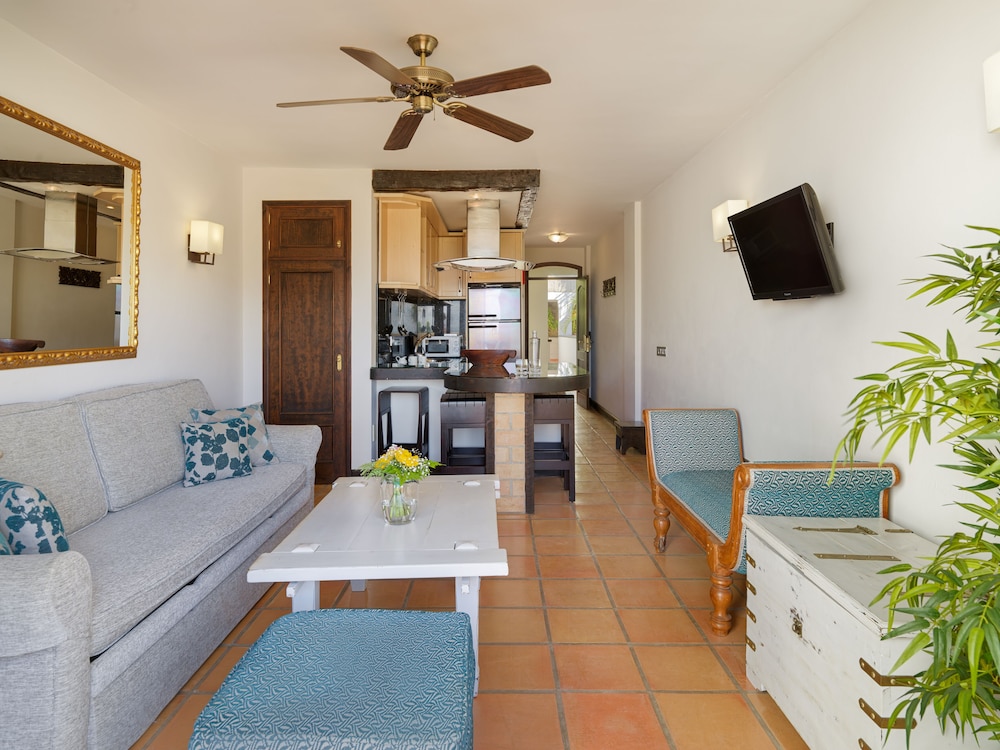 Apartment, 2 Bedrooms (Suite, 2 Adults and 1 Child) - Photo 4