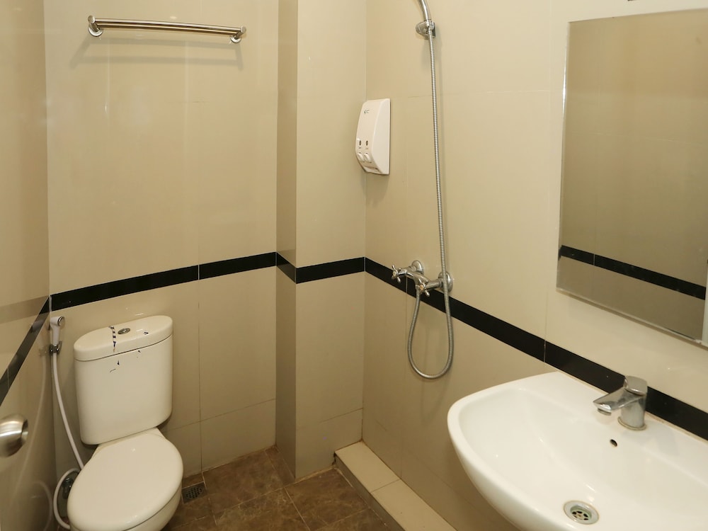 Deluxe Double Room - Photo 13