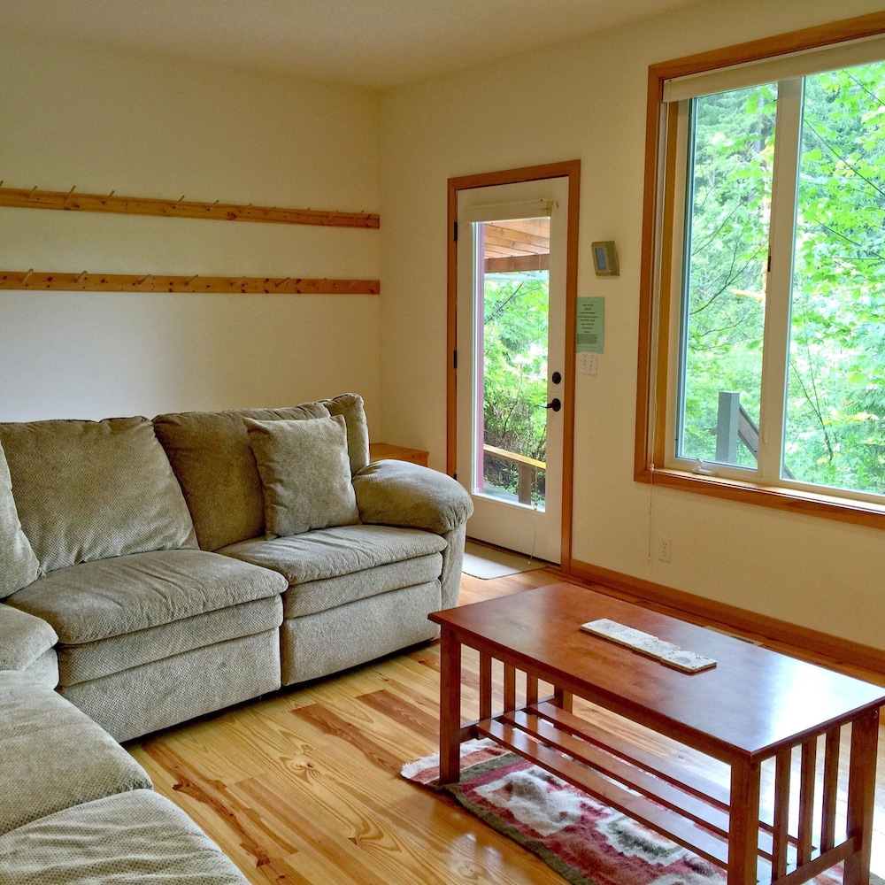 Chalet, 3 Bedrooms, Smoking, Fireplace photo 1