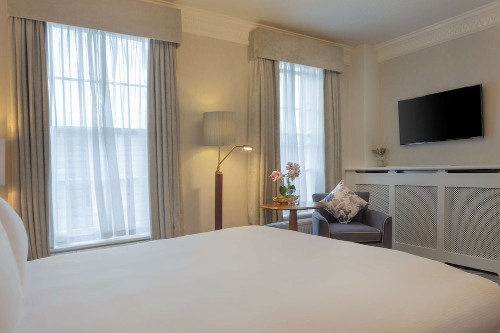 Manor House Deluxe Room with Air Con - Photo 5