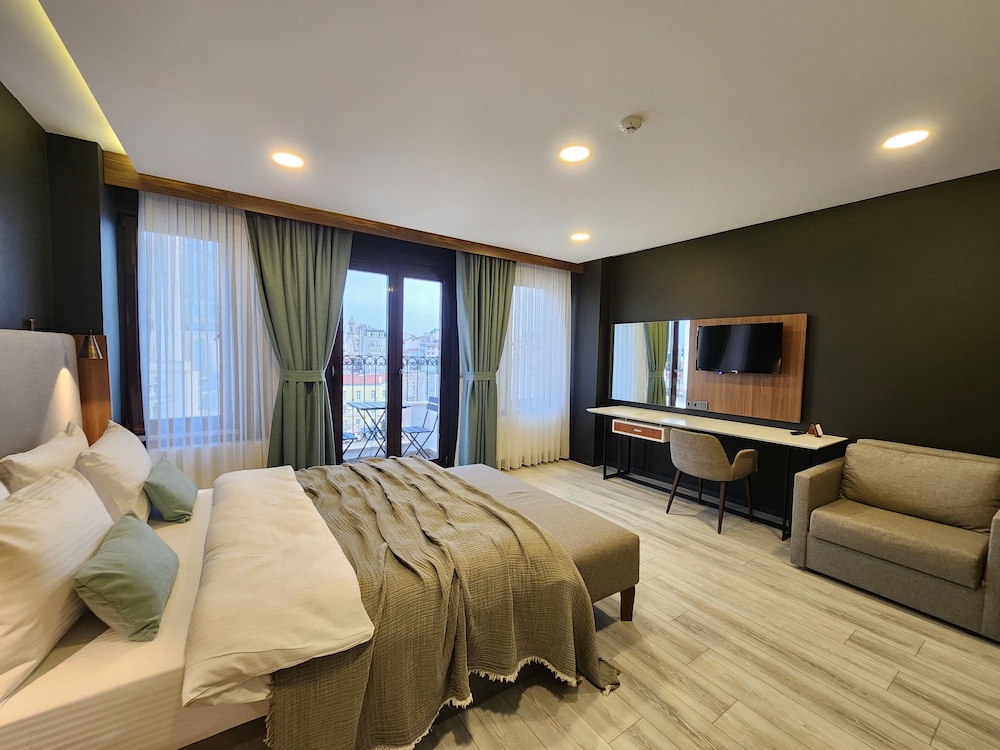 Panoramic Studio House With Balcony photo 1