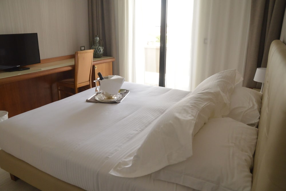 Deluxe Triple Room - Photo 3