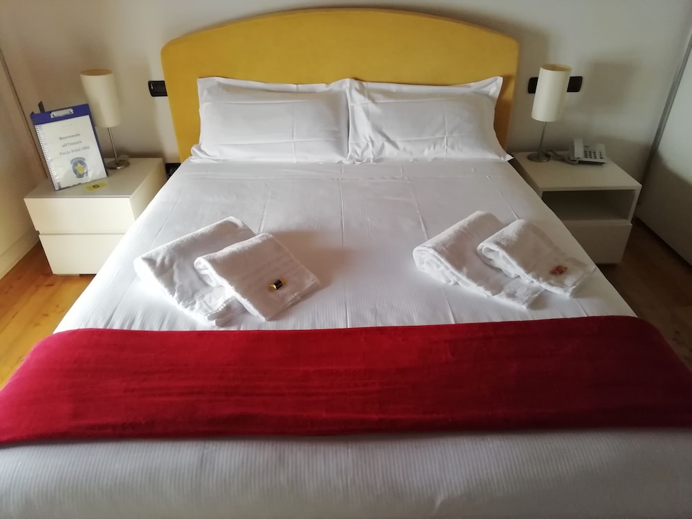 Double Room - Photo 8