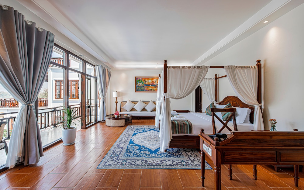 Deluxe Suite, Pool View