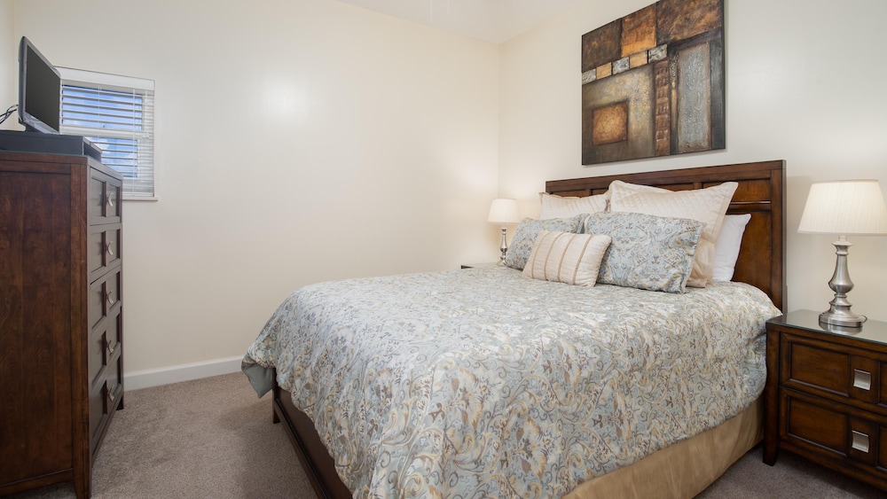 Condo, Multiple Beds (Tides 611) photo 3
