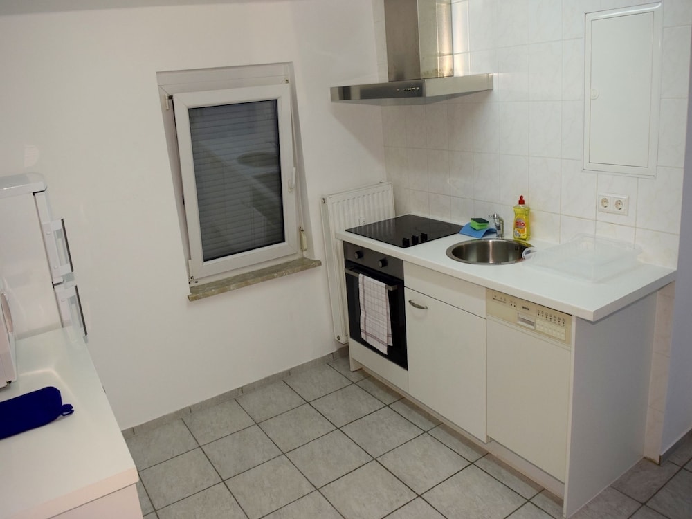 Apartment, Multiple Bedrooms (63-00) photo 2