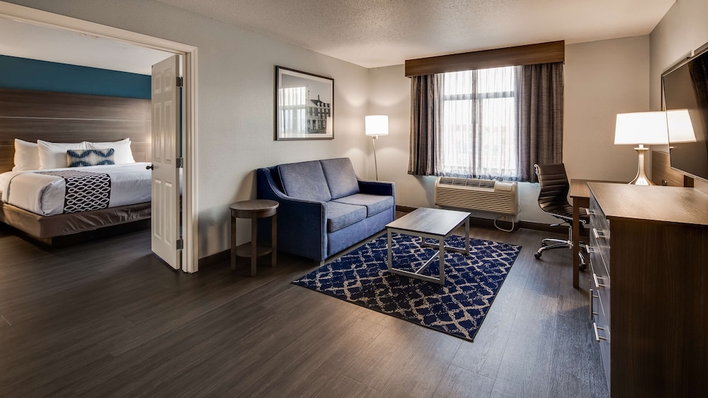 Suite, 1 King Bed, Non Smoking, Jetted Tub (with Sofabed) - Photo 1