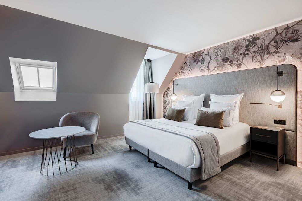 Deluxe Room with Loire View - Photo 6
