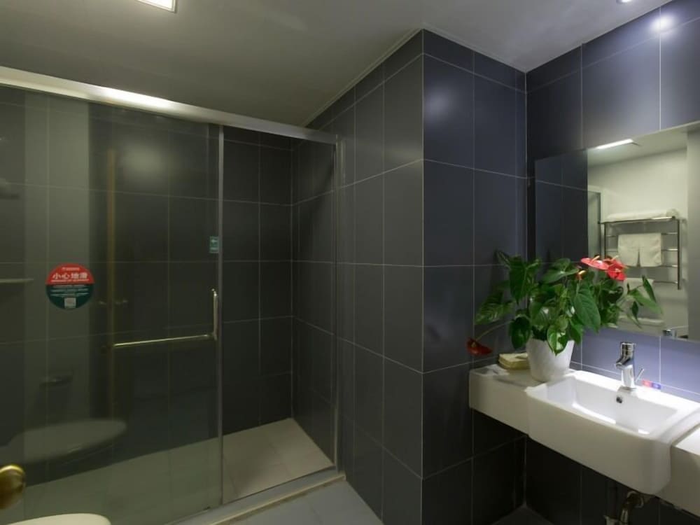 Suite Room - Photo 2