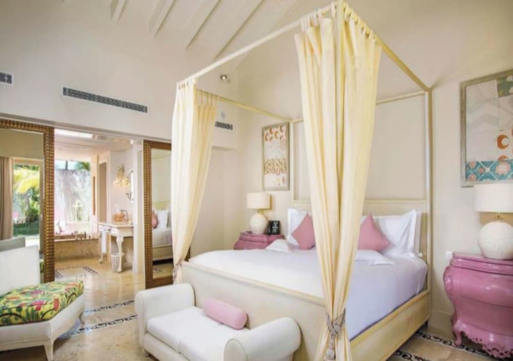 Luxury Pool Family Suite