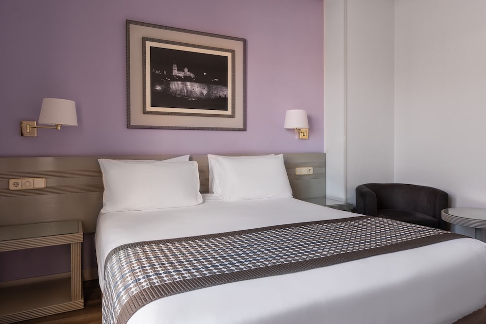 Premium Room - Photo 9
