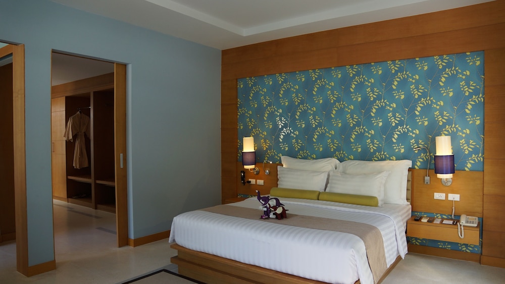 Jacuzzi Villa (2 Adult, 2 Children) with Complimentary Mini Bar photo 3