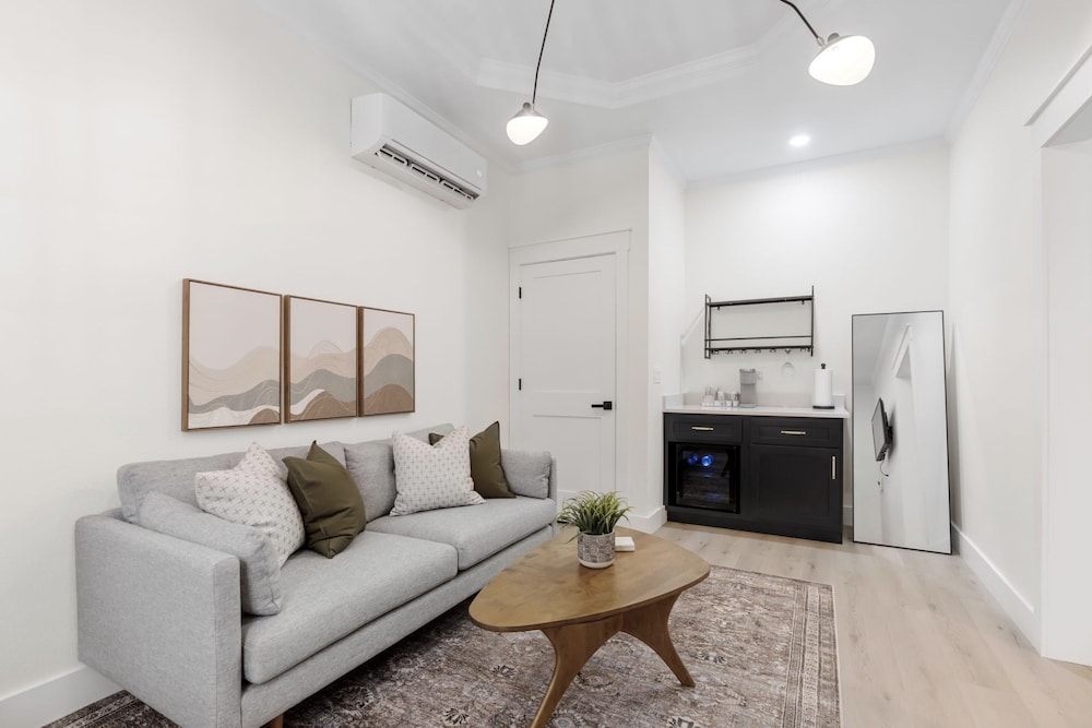Premier Studio Suite photo 3