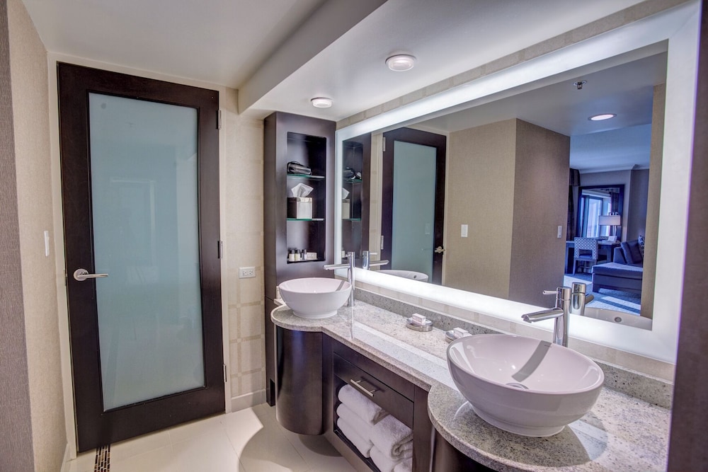 Luxury Room, 1 King Bed