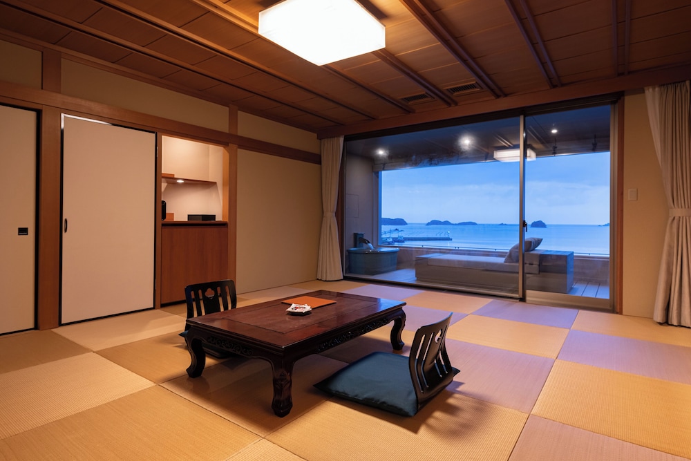 Japanese Style Quadruple Room, Non Smoking, Open air-Bath photo 1