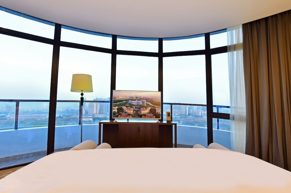 Business Suite photo 1