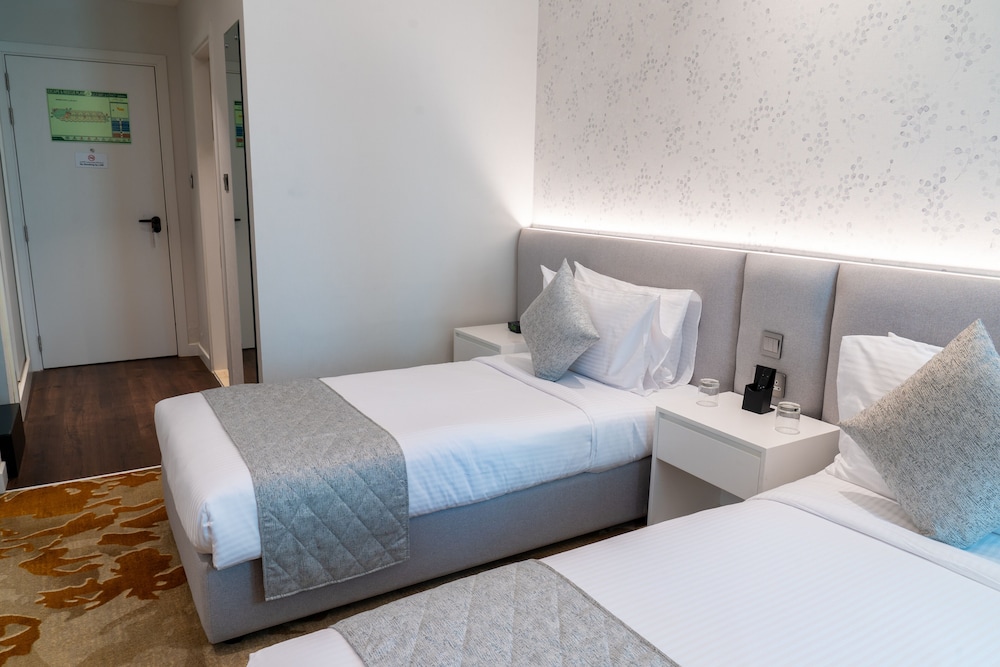 Standard Room, 2 Twin Beds photo 3