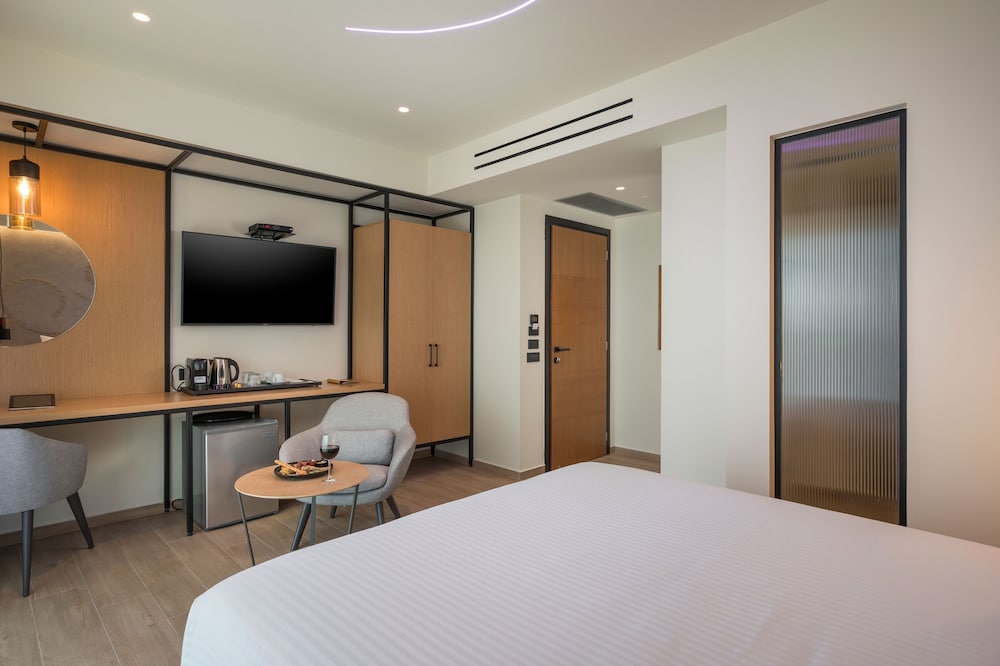 City Double Room - Photo 10