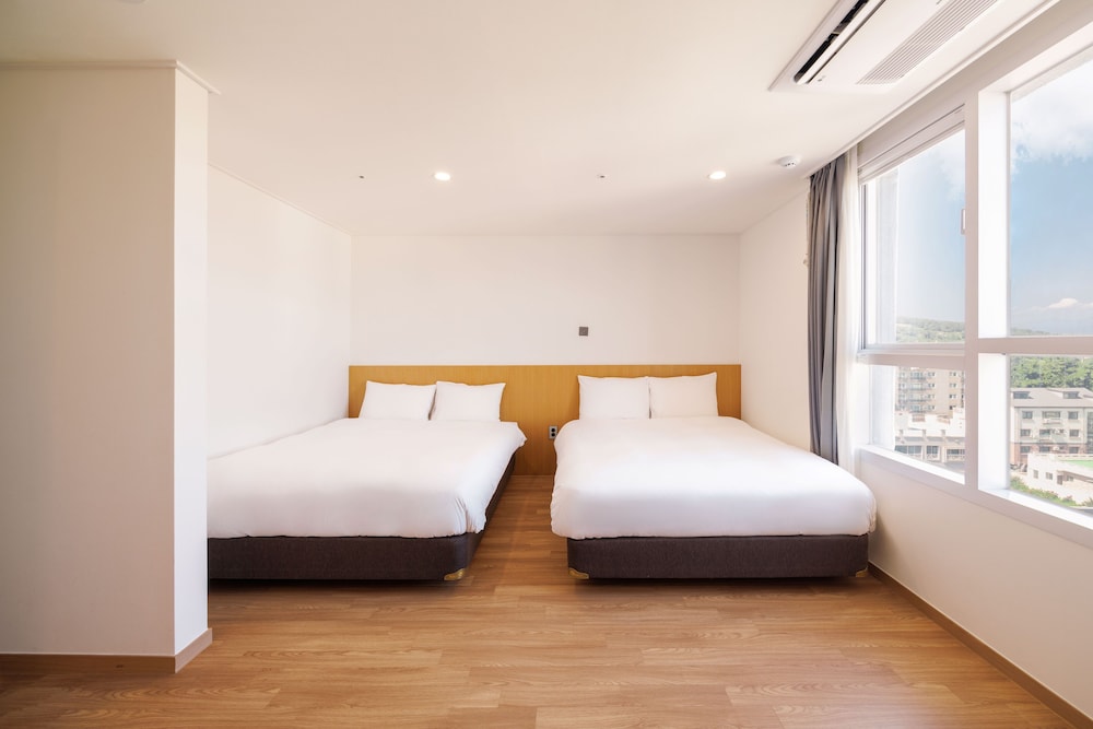Deluxe Quadruple Room, 2 Double Beds