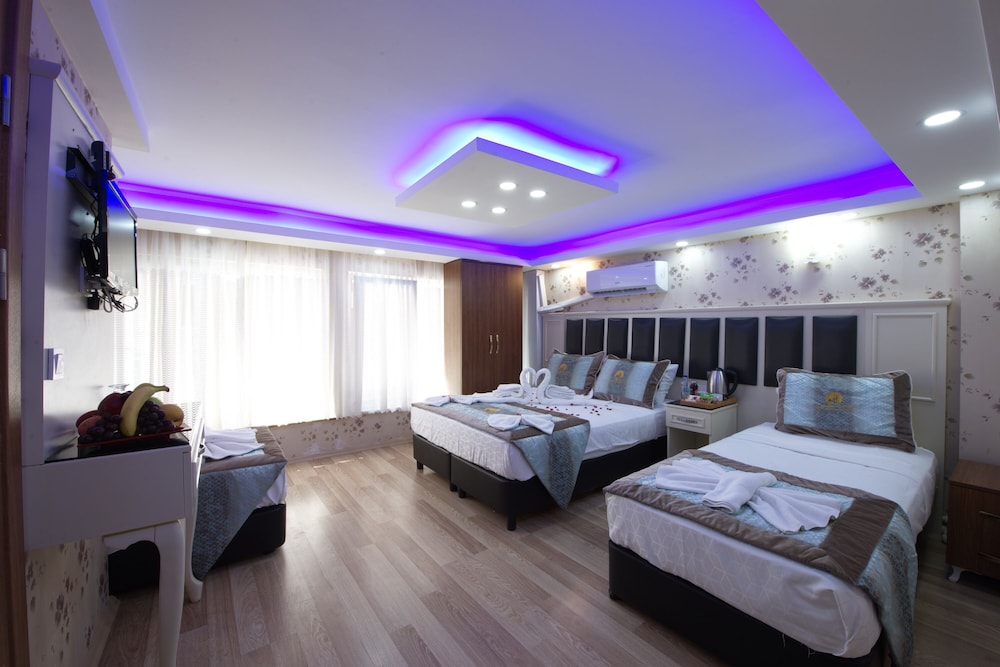 Standard Quadruple Room, Multiple Beds, City View photo 1