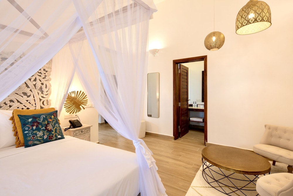 Deluxe Room, Ocean View - Photo 13