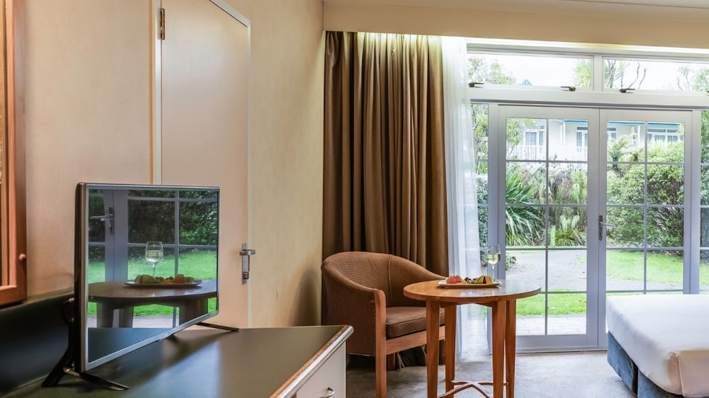 Superior Room, 2 Queen Beds, Balcony (Tauhara) - Photo 3