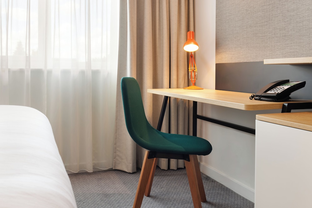 Standard Room, 1 Double Bed, Accessible - Photo 4