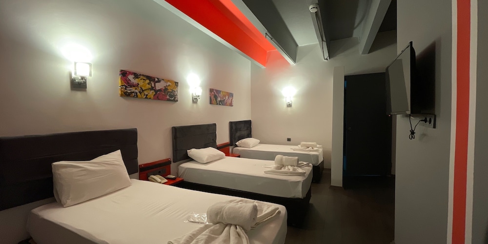 Standard Triple Room, 3 Twin Beds photo 1