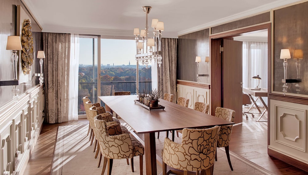 Presidential Suite, 1 King Bed, Non Smoking photo 2