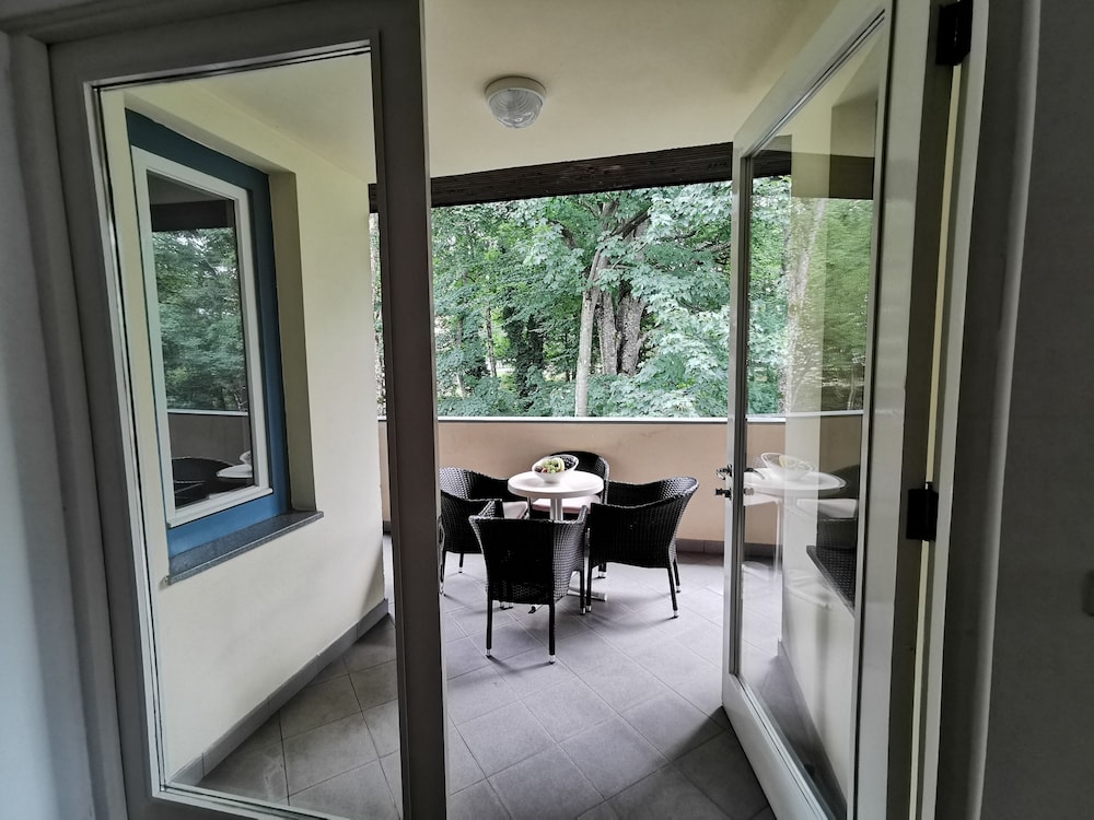 Senior Suite, Lake Side photo 3