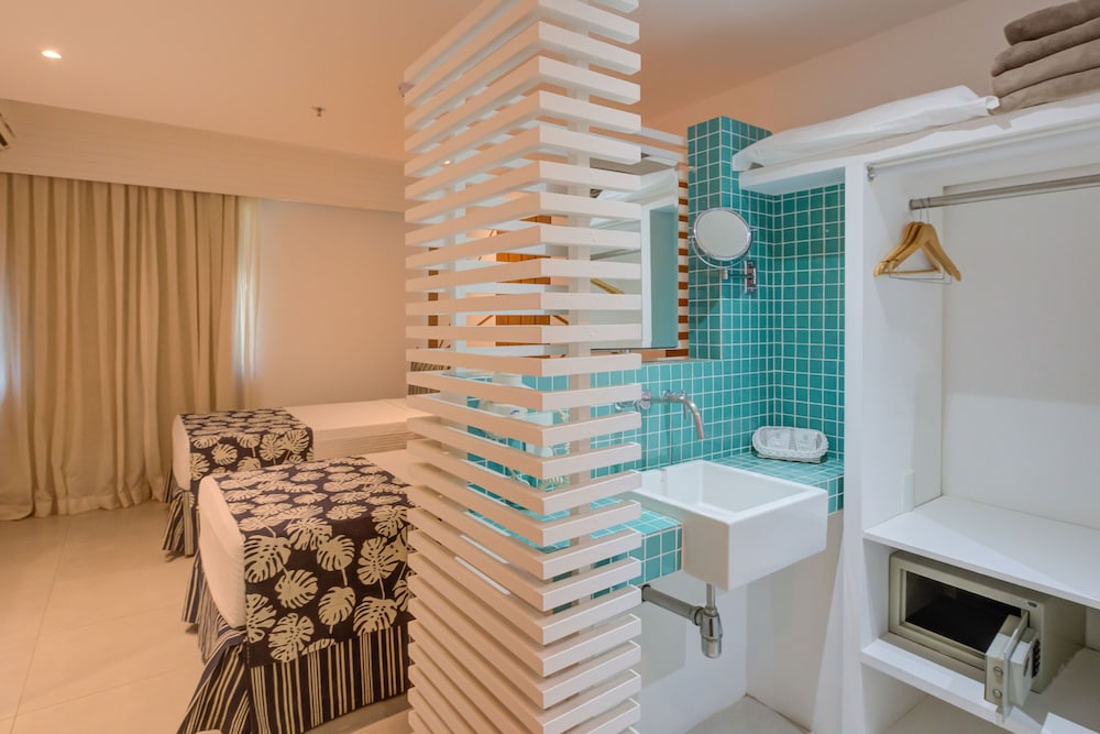 Junior Suite, 2 Twin Beds - Photo 1