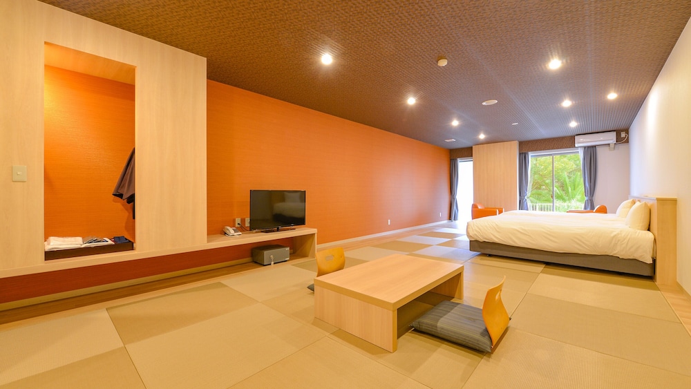 Superior Japanese-Style Room with 20 Tatami Mats - Shared Bathroom - Non-Smoking