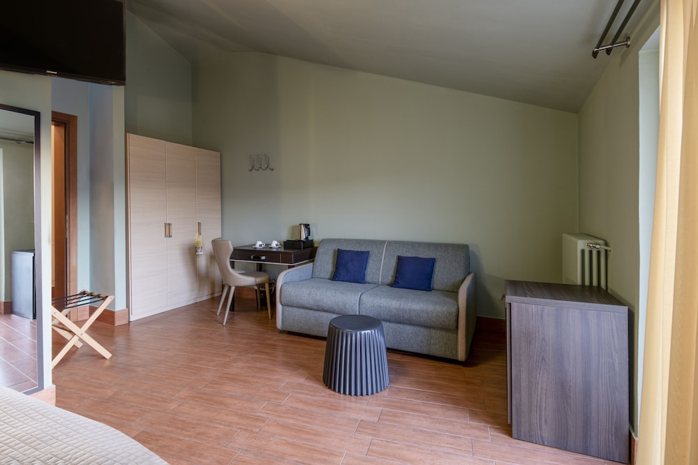 Panoramic Double or Twin Room, 1 Double or 2 Twin Beds, Lake View (Panorama) photo 3