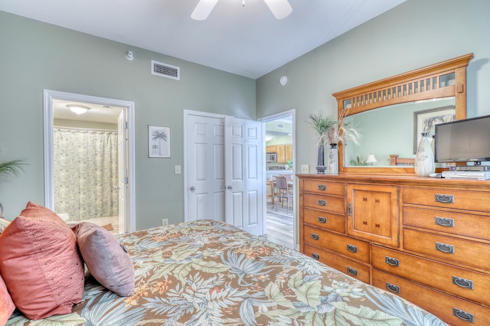 Condo, Multiple Beds (Footprints In The Sand-Inn 112)
