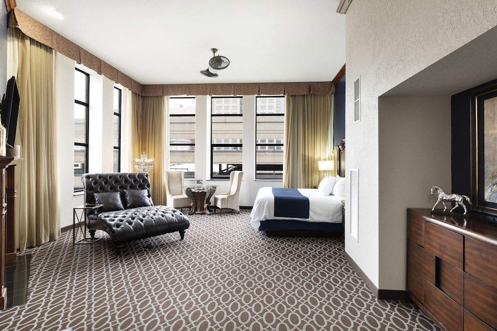 Suite, 1 King Bed, Corner