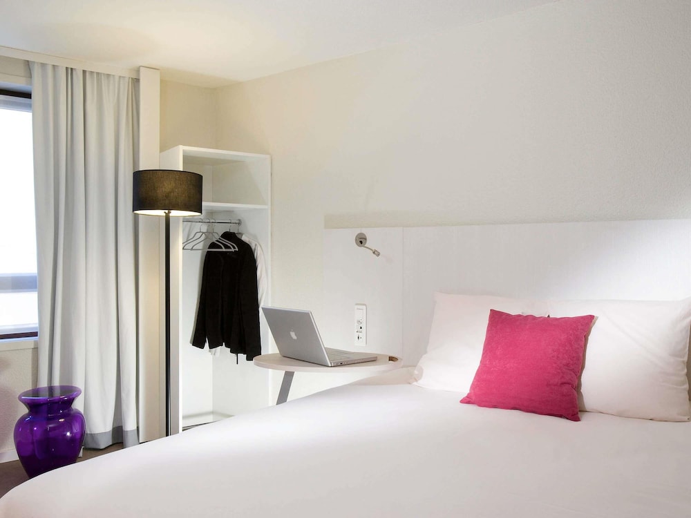 Standard Room, 1 Double Bed with Sofa bed, Accessible photo 1