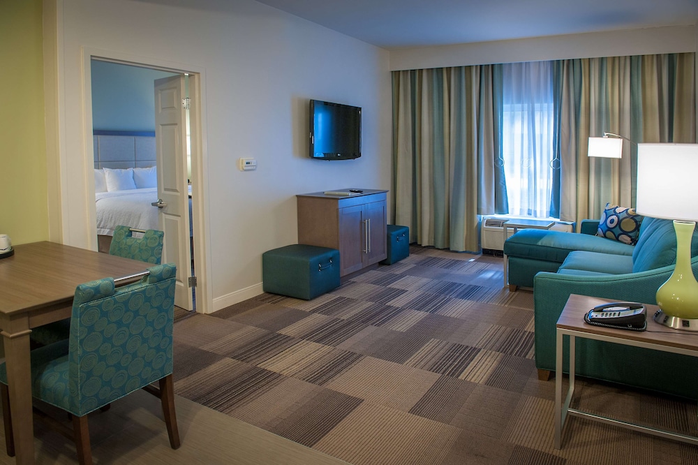Suite, 1 King Bed with Sofa bed, Accessible, Bathtub (Wet Bar) - Photo 3