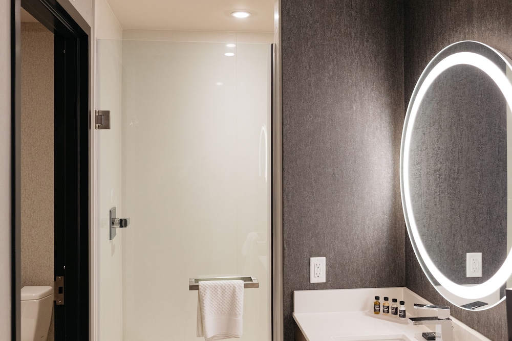 Studio Suite, 1 King Bed, Accessible (Hearing) - Photo 4