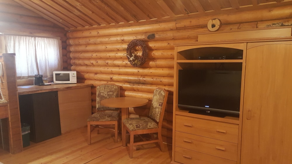 Superior Cabin, 2 Queen Beds photo 3