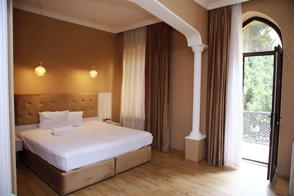 Standard Double or Twin Room photo 1
