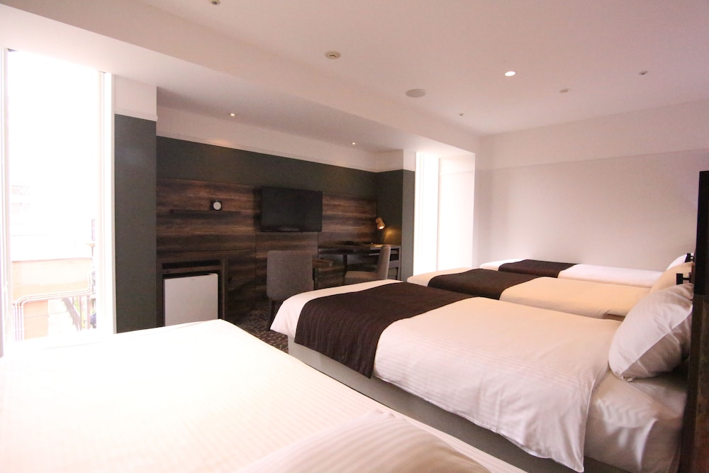 Grand Twin Room+Sofa Bed (Modular Bathroom, Toilet Partition, Shower Cabin) photo 3