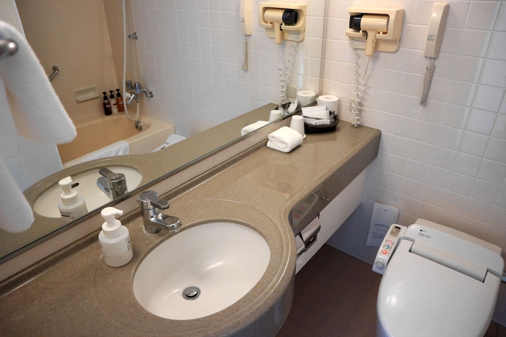 Standard Twin Room, 1 Bedroom, Smoking photo 3