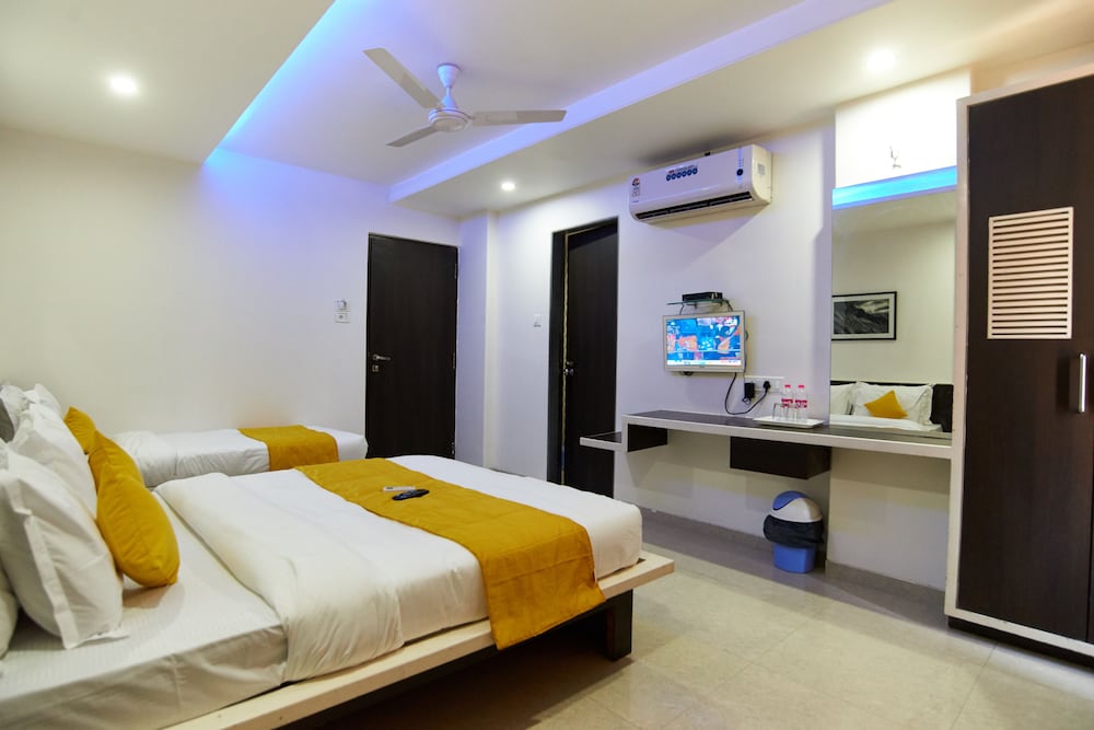 Executive room photo 3